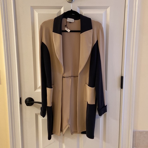 AVAIL NWT long collared blazer/cardigan. Size P/S. Black and tan. - Picture 3 of 7